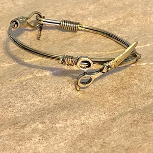 Scissor Wire Bracelet